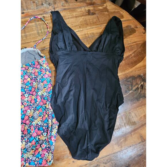 Ladies Swimsuit Bundle - Size 8 - 3 Pieces Total - Picture 6 of 11
